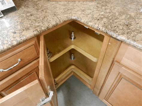 And if the cabinet hinge is exposed, you'll want to be sure that the hinge you buy complements the color of the wood and the. How to choose Kitchen Cabinet Doors Hinges Types | Corner ...