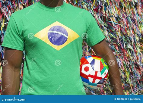 Ballon De Football International Brésilien Salvador De Joueur De Football Photo Stock Image Du