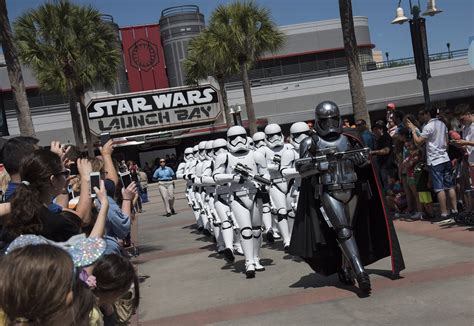 A Disney Star Wars Itinerary For Your Day At Hollywood Studios Mickey