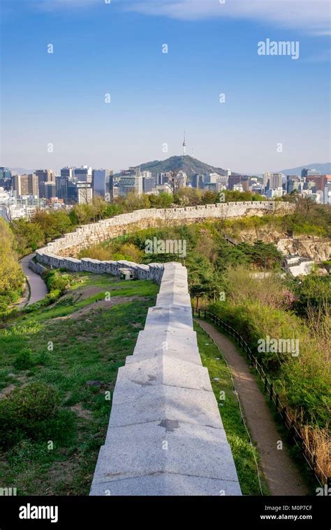 South Koreaseoulseoul City Wall On Mount Inwangseries Of Walls Built