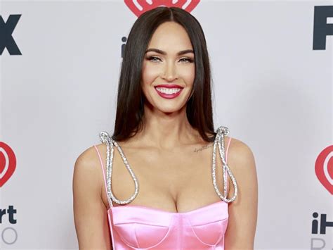 Megan Fox Looked Like A Barbie At The Iheart Music Awards And The