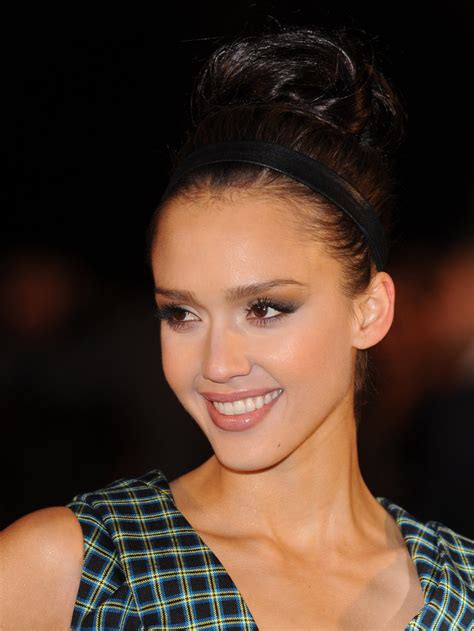 Hairstyles Popular 2012 Jessica Alba Hairstyle Of 2011