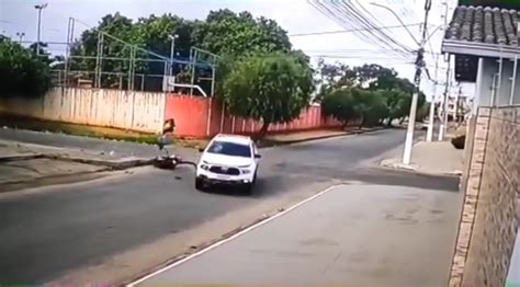 Vídeo mostra exato momento de grave acidente em Conquista Notícias VCA