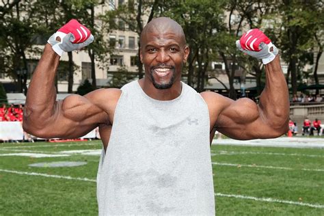 how tall is terry crews real age weight height in feet