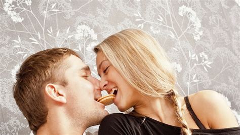 7 Jenis Ciuman Di Bibir Yang Disukai Pria Jangan Lupa Saling Meraba Okezone Lifestyle