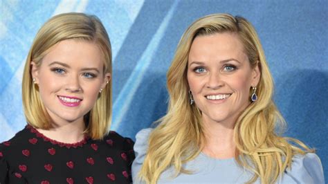 Reese also has son tennessee with her husband, jim toth. Reese Witherspoon's Daughter Ava Phillippe Debuts Chic New ...