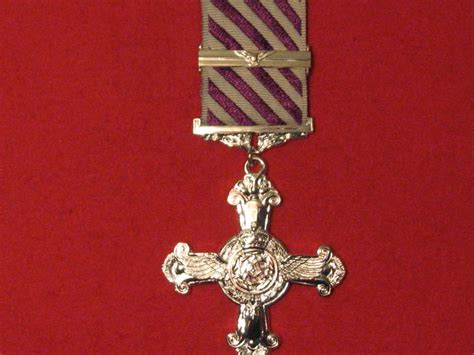 Full Size Distinguished Flying Cross Dfc Gvi Replacement Medal With 2nd