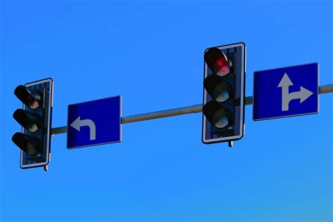 Turn Right Road Sign Traffic Light Traffic Light Showing Stop