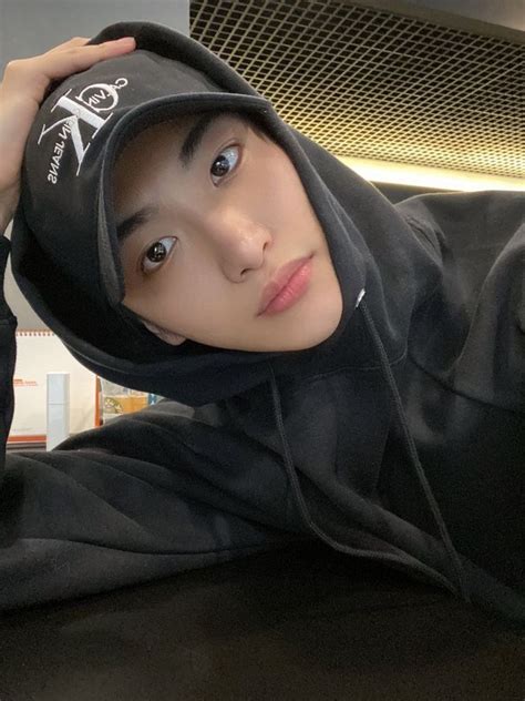 Cat s 산 is seeing ateez on Twitter Seonghwa habits that will leave you devasted A thread