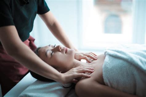 Can Massage Therapy Help Nerve Damage Body Of Beverly Hills Wellness