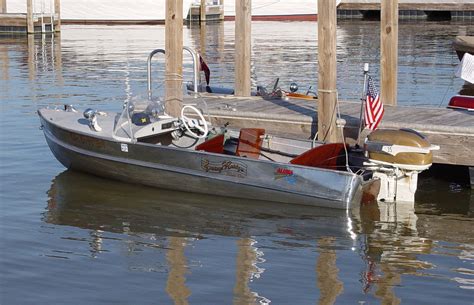 Vintage Alumacraft V Hull Aluminum Fishing Boats Runabout Boat