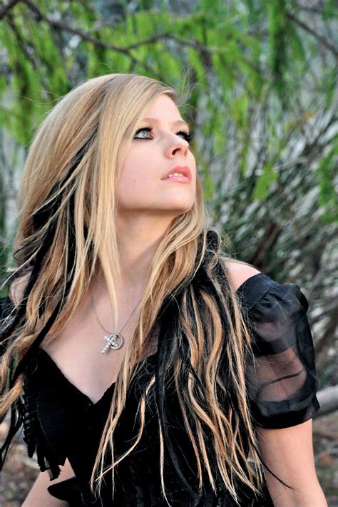Avril Lavigne Alice Underground Her Eyes Are So Full Of Hope And Determination Hair
