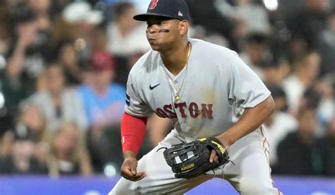Rafael Devers Continues To Be Inconsistent In The Field This Season