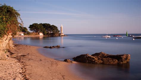 Découvrez quoi faire en vacances dans la région à travers son patrimoine, sa culture, sa gastronomie, ses nombreuses balades. Partir en Bretagne avec Vacances Bleues