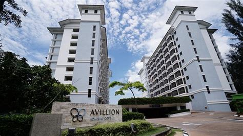 Waterfront hotel with an outdoor pool. Syarafana Sayza: HOTEL REVIEW : AVILLION ADMIRAL COVE ...