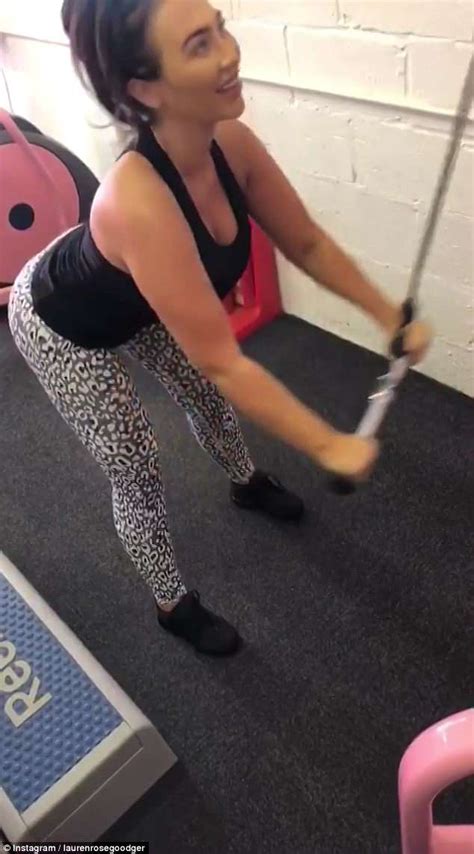 Lauren Goodger Flaunts Her Pert Derriere In The Gym Daily Mail Online