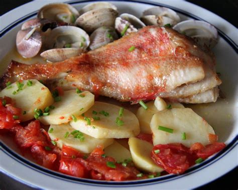 Cocina garbanzos con gambas y almejas con esta receta paso a paso y sorprende a tu familia. Recetas de campeonato: Gallineta al horno con almejas ...