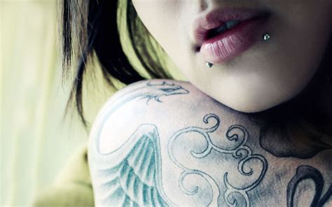 550384 Women Model Tattoo Piercing Lips Wallpaper Rare Gallery Hd Wallpapers