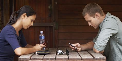 4 Easy Tricks To Make Texting Work For Your Love Life Lunchclick