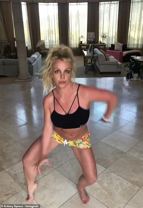 Britney Spears Flaunts Toned Midriff In Sports Bra And Tiny Shorts As