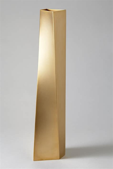 Vase Crevasse Designed By Zaha Hadid For Alessi Italy 2005 — Modernity