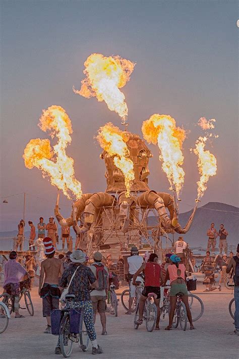 Wie Das Burning Man Festival Zum Mekka Des Internationalen Jetsets Wurde Vogue Germany