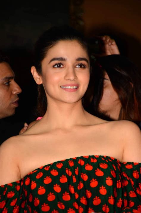 Alia Bhatt Looks Super Sexy In A Strapless Top And Ripped Jeans As She Visits Strut The