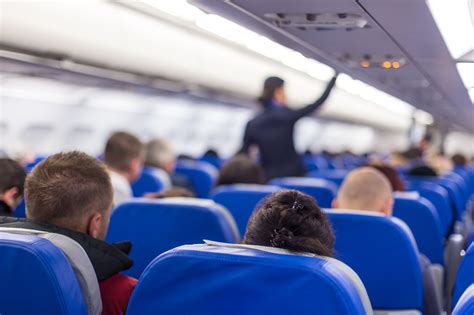 Angry Passenger Appears To Punch Flight Attendant Video Aerotime