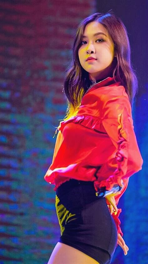 We hope you enjoy our variety and growing collection of hd images to use as a background or home screen for your. Kpop Wallpaper - Blackpink Rosé Wallpapers Requested