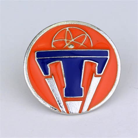 Hot Movie Tomorrowland Brooch Badge Round Tomorrowland Logo Enamel Pin Brooches for Women and 