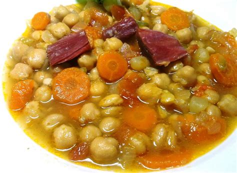 NUESTRAS RECETAS FAMILIARES: POTAJE DE GARBANZOS DE MAMÁ
