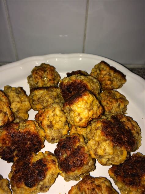 When i first saw them my eyes popped out of my head and immediately i figured it'd be a good time to share one of my favorite recipes from a cozy coloring cookbook, which are chai sugar cookies. The Colorado Gal: Trisha Yearwood's Sausage Balls