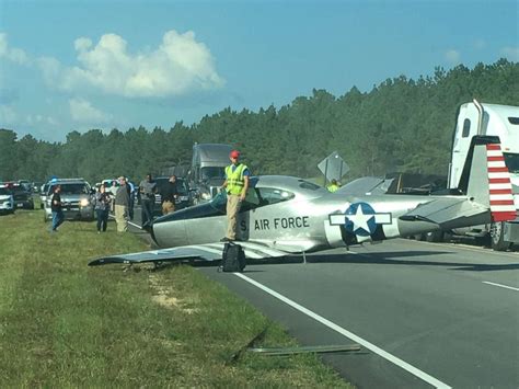 Vintage Plane Crash Lands On Highway In Mississippi No One Hurt Abc News