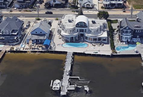 Joe Pesci Parts With Long Time Jersey Shore Home For 5 Million