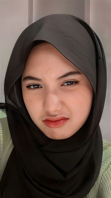 Pin By Frlynrbtzein On Mentahan In 2023 Cute Beauty Beautiful Hijab Cute Girls