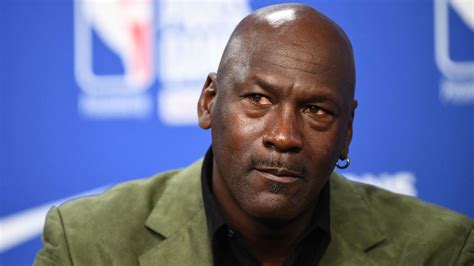 Michael Jordan Reaches Agreement To Sell Majority Stake In Nbas Charlotte Hornets Cnn