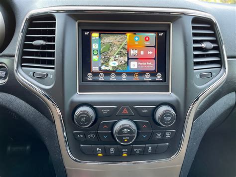 2014-2017 Jeep Grand Cherokee UConnect 4 UAG 7-inch Display with Apple