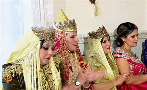 Algerian Traditional Wedding Rituals Spectacles And Plenty Of Jewelry