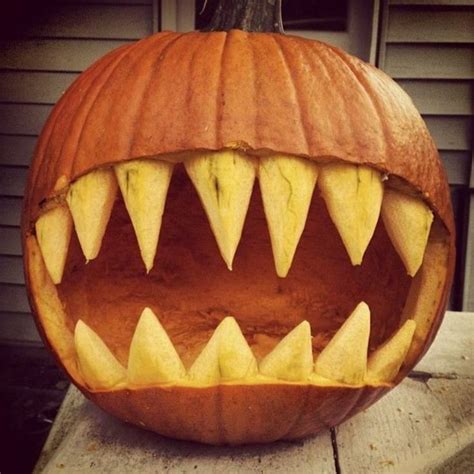 Big Eye Inside The Mouth Halloween Pumpkins Carvings Scary Pumpkin