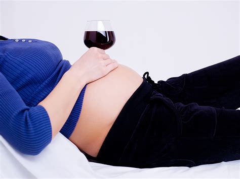 Is It Okay For Pregnant Women To Drink Wine