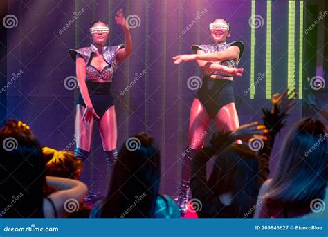techno dancer in night club dancing to the beat of music from dj stock image image of festival