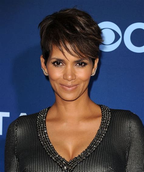 10 Reasons You Need To Be Following Halle Berry On Instagram Praise 1041