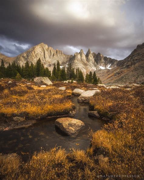 This Is What Fall In The Wind River Range Looks Like Shadow Lake