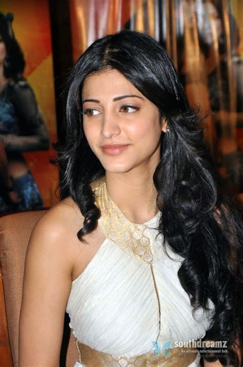 Sexy Fashion And Hairstyle Shruti Hassan Pretty Eyes Tamil Actress Images