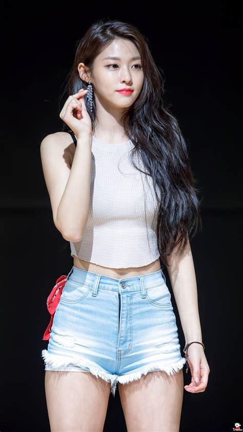 Pin On Aoa Seolhyun