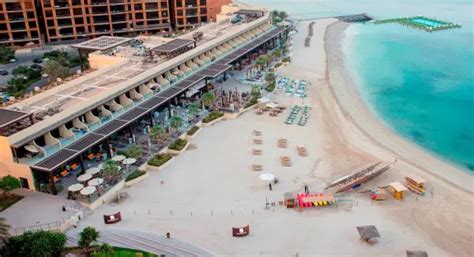 Summer Pool Deals At Breeze Beach Grill Entertainment Special Offers Dubai