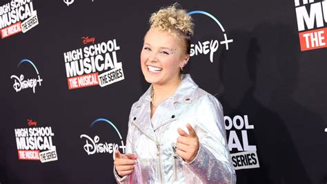 Jojo Siwa Says She ‘realized I Was Gay And Fell In Love For The First Time While At Disney