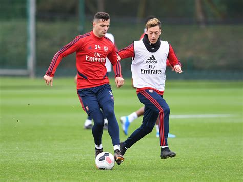 Photo Mesut Ozil In Training For Arsenal Ahead Of Sheffield United Game