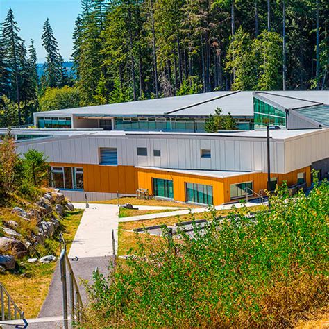 The institution is a direct result of the desire of professionals in the. canada-colegio2 - International Academic Programs