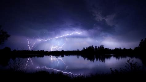 闪电，湖泊，风暴 750x1334 Iphone 8766s 壁纸，图片，背景，照片